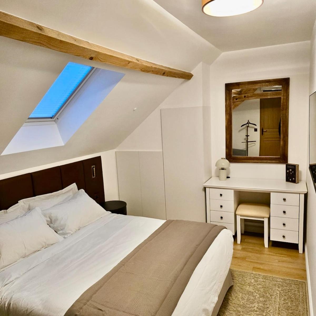 Le Cottage Maisonnette Dans Corps De Ferme Ollainville Bagian luar foto